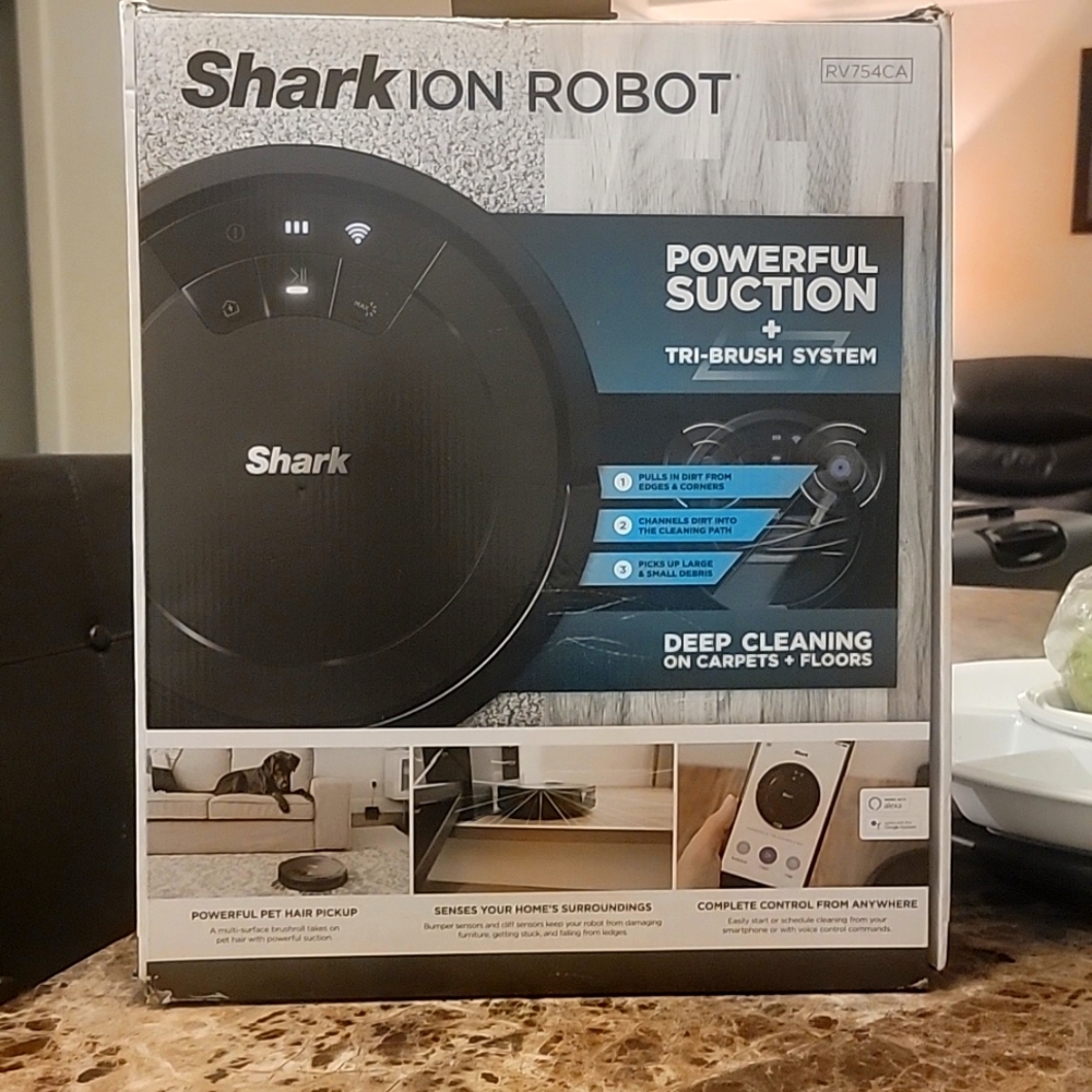Shark robot RV754CA BLACK IN COLOUR